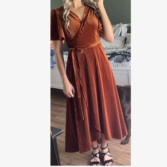 Luxe Rust Velvet Butterfly Sleeve High low Belted Ribbed Maxi Dress - Picture 4 of 7